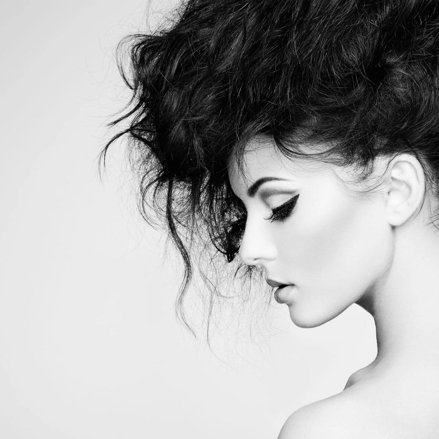 IMMER JITSI You are Beauty – Kosmetikstudio – Schönes Mädchen mit strahlender Haut