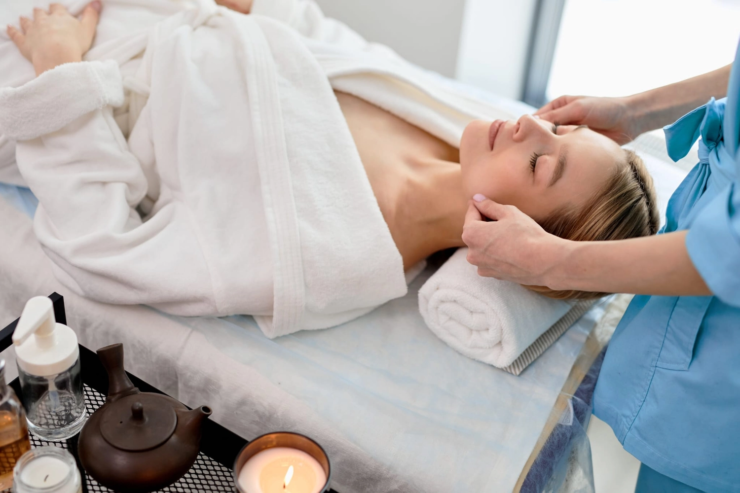 Unterspritzung mit Hyaluron, Ovchinnikova,  You are Beauty, Exzellenz, Anspruchshaut, Hautexperte, Wirkstoffkosmetik ,IMMER JITSI You are Beauty – Kosmetikstudio – Gesichtsbehandlung